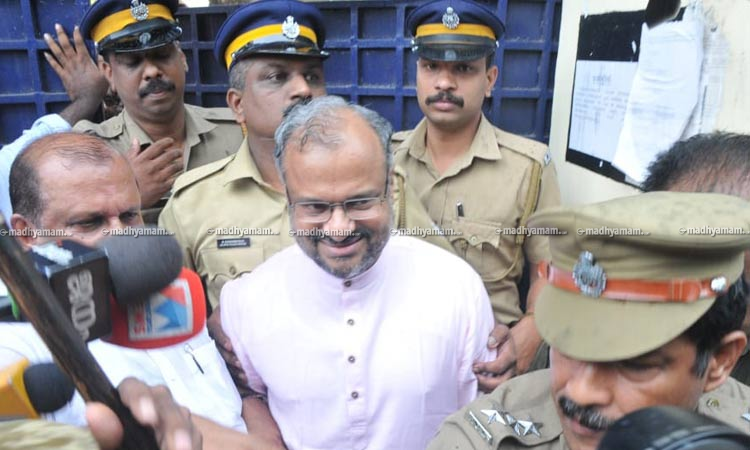 കന്യാസ്​ത്രീയെ സമൂഹമാധ്യമങ്ങളിലൂടെ അപമാനിക്കൽ; ഫ്രാ​ങ്കോ മുളക്കലിന്​ സമൻസ്​